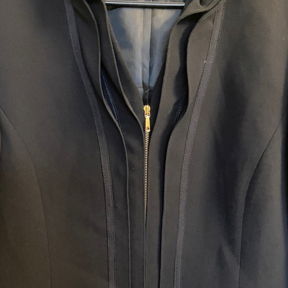 Elegant Black Women's Blazer - Picture 4 of 16